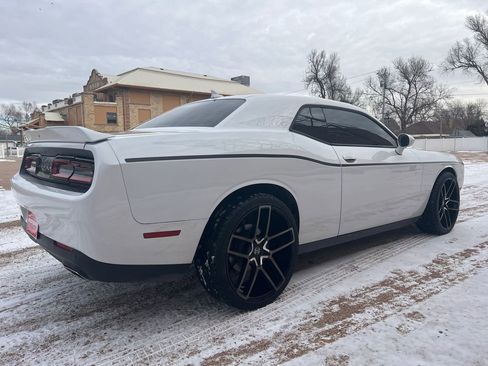 Used 2017 Dodge Challenger GT w/ Driver Convenience Group image 7
