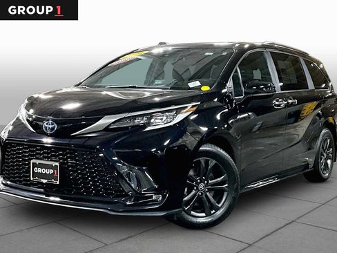 Certified 2024 Toyota Sienna XSE w/ XSE Plus Package AWD/4WD image 1