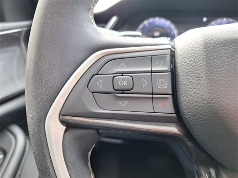 Used 2023 Jeep Grand Cherokee L Altitude image 21