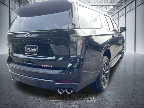 New 2026 Chevrolet Suburban RST w/ Comfort Package AWD/4WD image 8