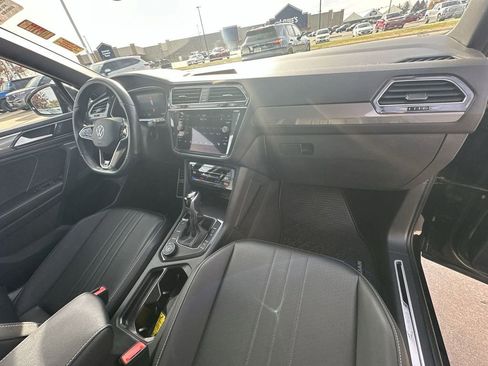 Used 2022 Volkswagen Tiguan SE R-Line image 28