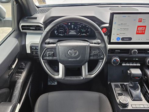 Used 2024 Toyota Tacoma TRD Off-Road image 28