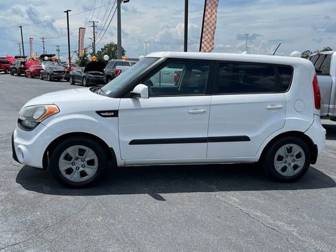 Used 2013 Kia Soul FWD image 4