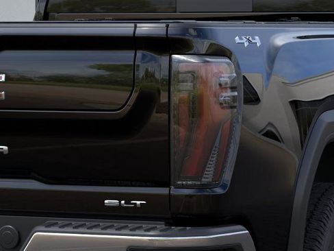 New 2026 GMC Sierra 2500 SLT AWD/4WD image 11