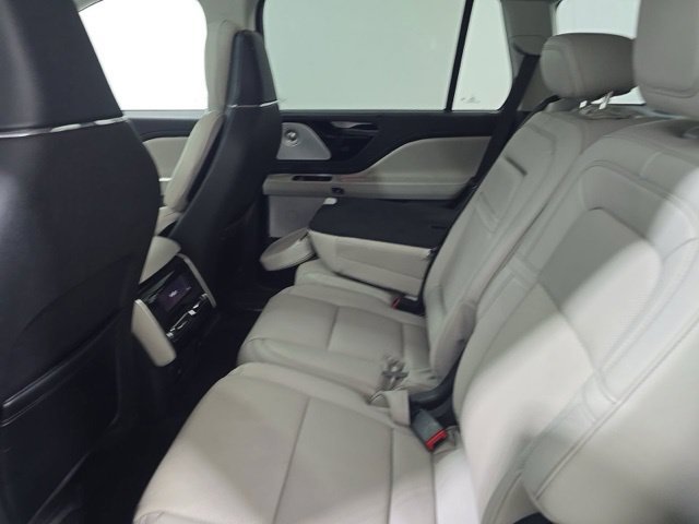 Used 2025 Lincoln Aviator Reserve w/ Equipment Group 201A AWD/4WD image 13