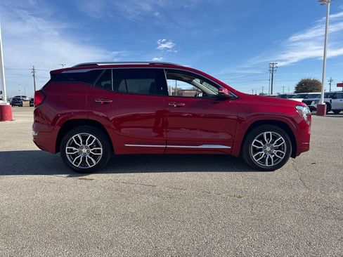 Used 2024 GMC Terrain Denali w/ Denali Premium Package image 9