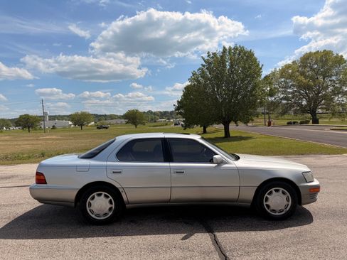 Used 1993 Lexus LS 400 image 6