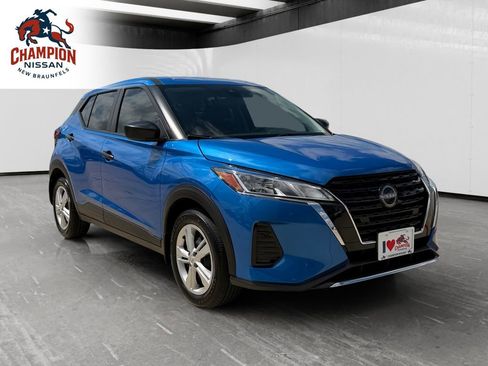 Used 2025 Nissan Kicks Play S FWD image 7