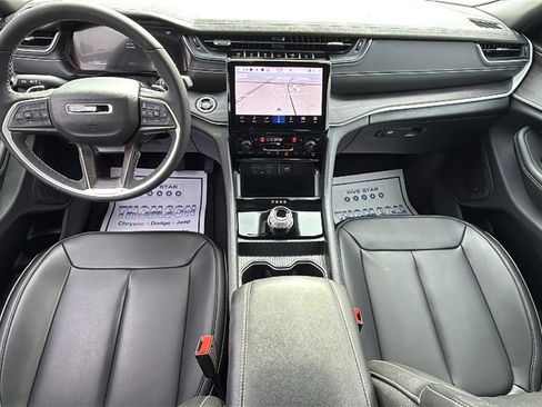 New 2025 Jeep Grand Cherokee Limited image 13