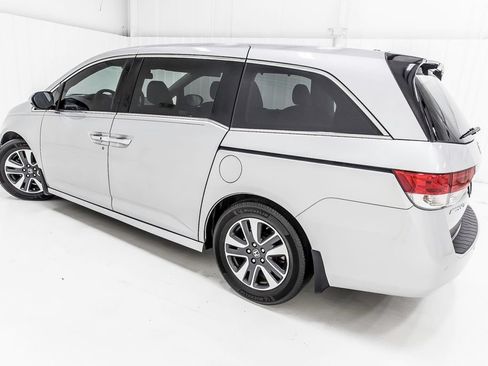 Used 2015 Honda Odyssey Touring Elite image 4
