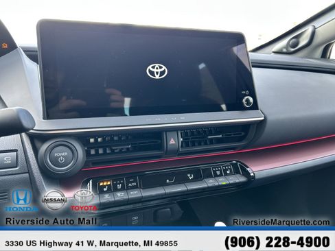 Used 2024 Toyota Prius Prime Premium w/ Advanced Technology Package FWD image 17