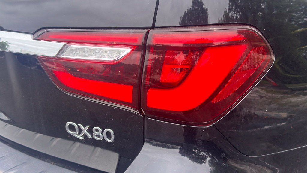 Used 2019 INFINITI QX80 Luxe w/ 22" Wheel Package AWD/4WD image 12