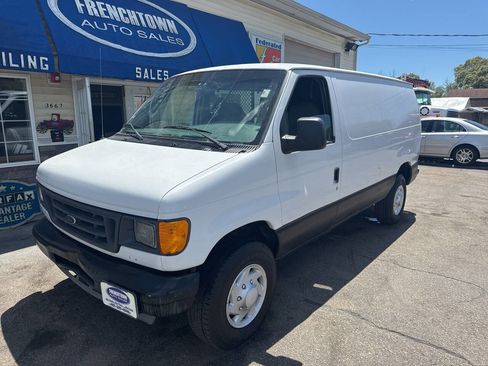 Used 2005 Ford E-250 and Econoline 250 RWD image 5