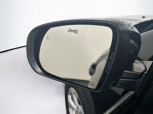 Used 2022 Jeep Compass Latitude w/ Sun and Sound Group image 16