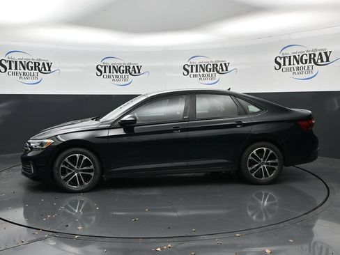 Used 2023 Volkswagen Jetta Sport FWD image 4