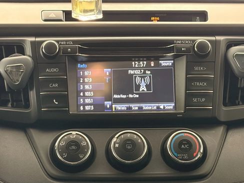 Used 2016 Toyota RAV4 LE image 25