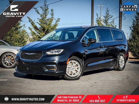 Used 2023 Chrysler Pacifica Touring-L image 1
