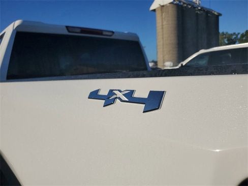 New 2026 GMC Sierra 1500 Elevation image 9