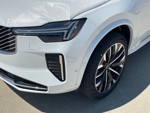 New 2026 Volvo XC90 T8 Ultra w/ Protection Package Premier AWD/4WD image 7