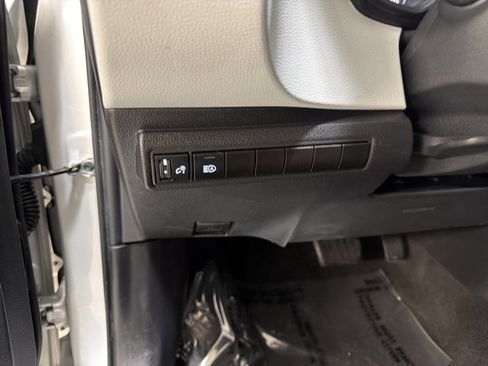 Used 2023 Toyota Corolla SE image 35
