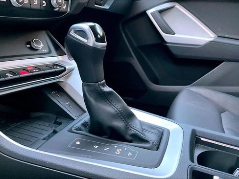 Used 2025 Audi Q3 2.0T Premium w/ Convenience Package image 15