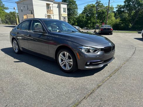 Used 2017 BMW 330i xDrive Sedan AWD/4WD image 6