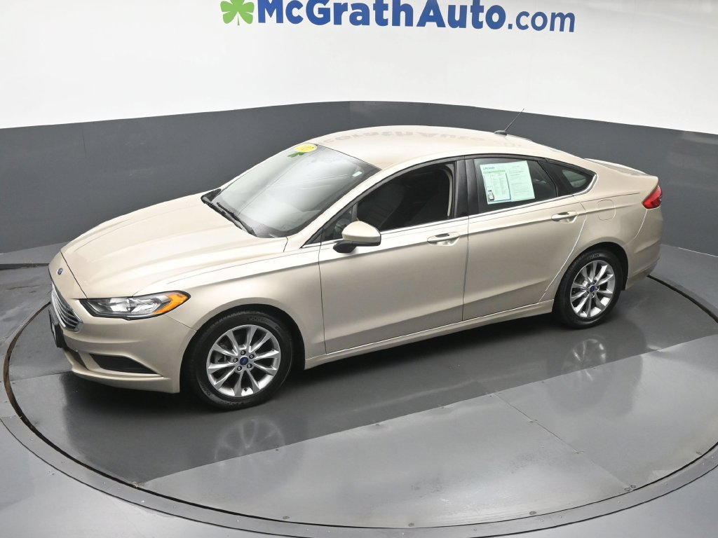 Used 2017 Ford Fusion SE w/ Fusion SE Technology Package FWD image 22