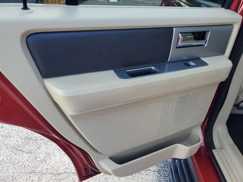 Used 2015 Ford Expedition XLT w/ Equipment Group 202A RWD image 17