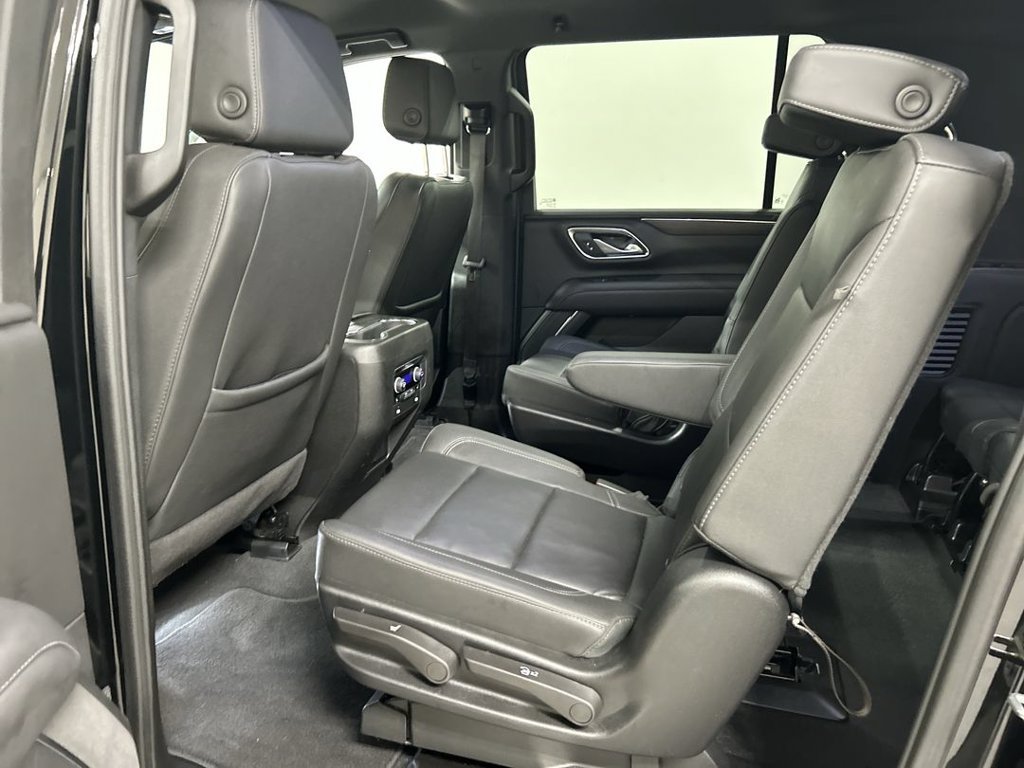 Certified 2024 Chevrolet Suburban LT w/ Luxury Package AWD/4WD image 20