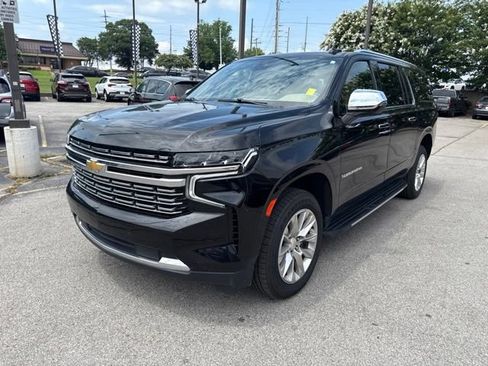Used 2024 Chevrolet Suburban Premier RWD image 7
