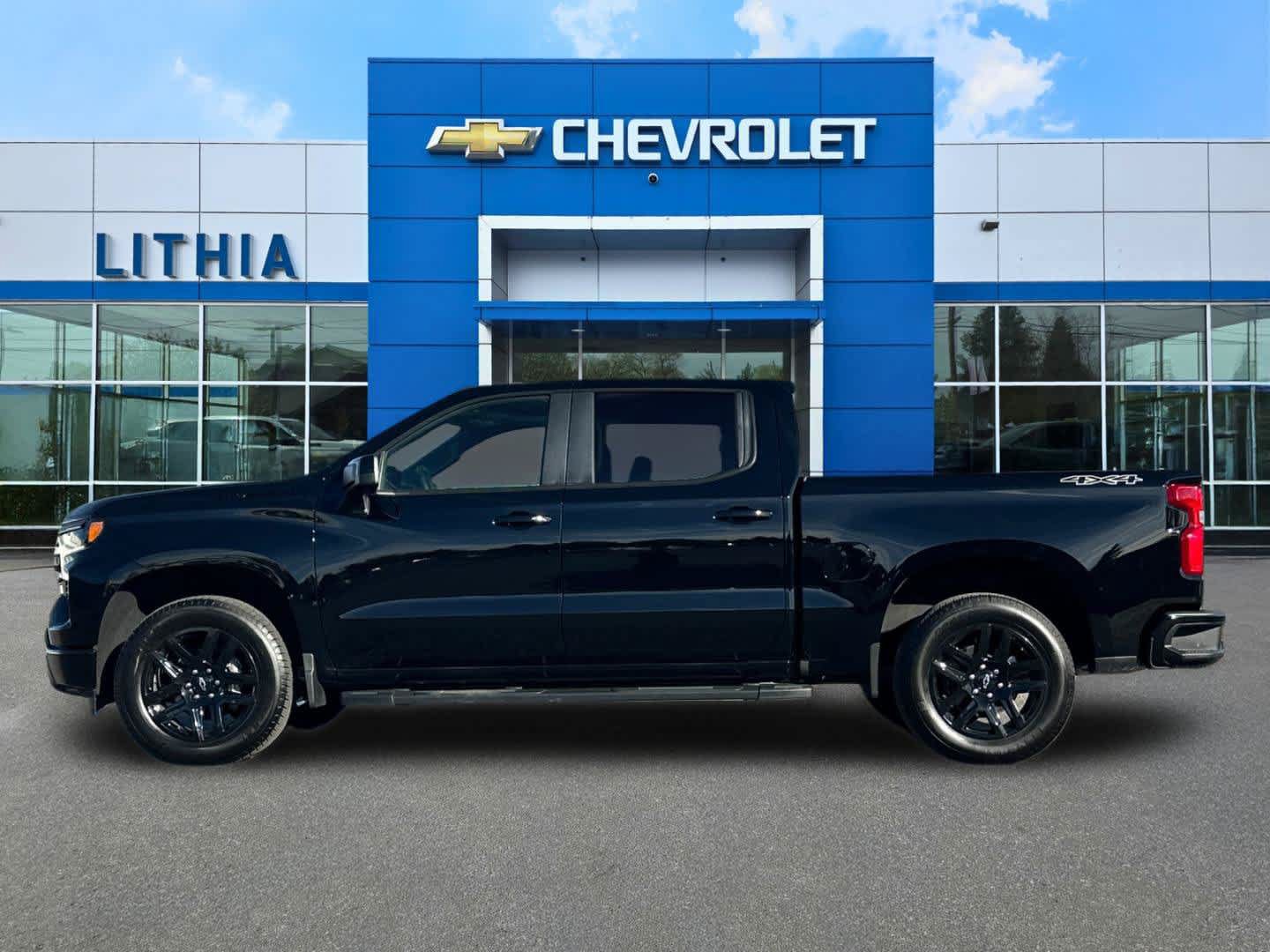 Used 2025 Chevrolet Silverado 1500 RST w/ Dark Appearance Package AWD/4WD image 5