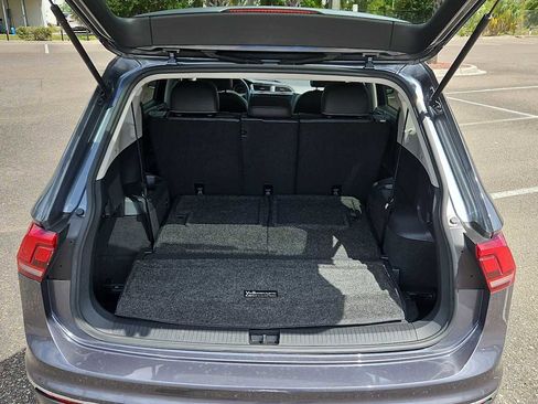 Used 2021 Volkswagen Tiguan SE w/ Panoramic Sunroof Package FWD image 21