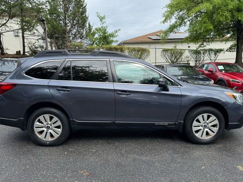 Used 2016 Subaru Outback 2.5i Premium AWD/4WD image 8