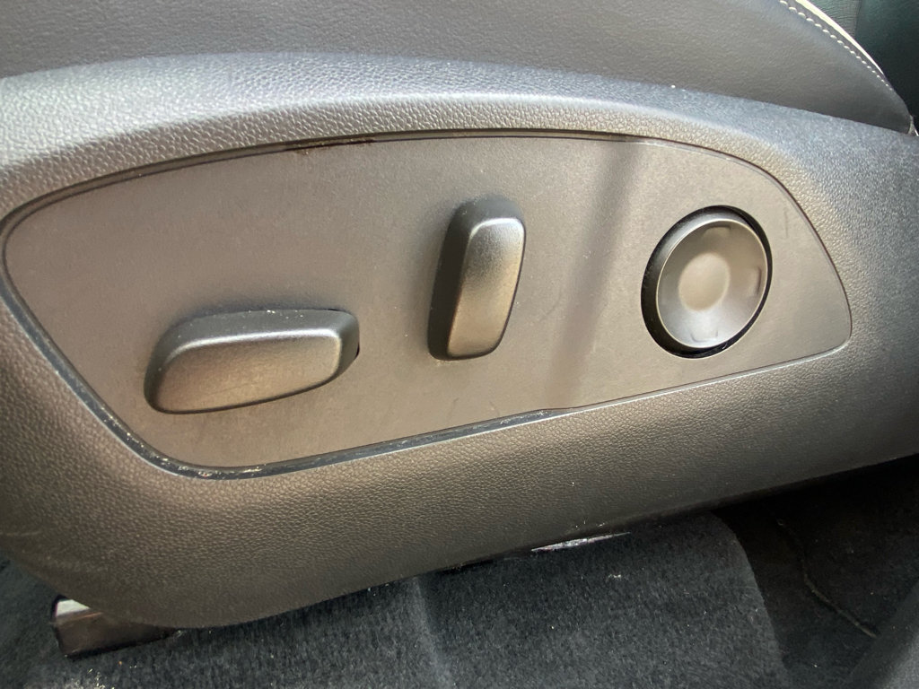 Used 2025 Buick Enclave Preferred AWD/4WD image 8