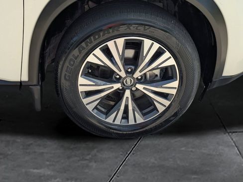 Used 2021 Nissan Rogue SV FWD image 11