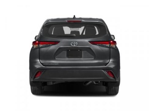 Used 2023 Toyota Highlander LE AWD/4WD image 8