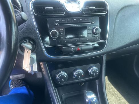 Used 2013 Chrysler 200 Touring image 11