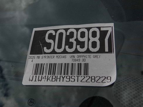 New 2025 Mercedes-Benz Sprinter 2500 image 28