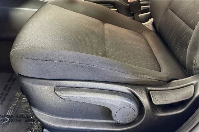 Used 2020 Hyundai Venue SE FWD image 18