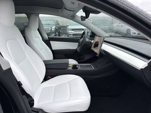 Used 2022 Tesla Model Y Performance image 10