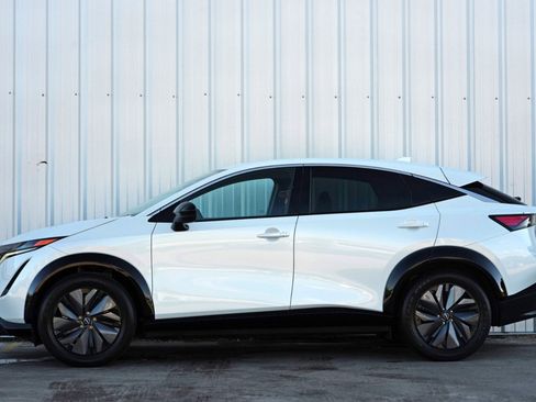 Used 2025 Nissan Ariya FWD image 8