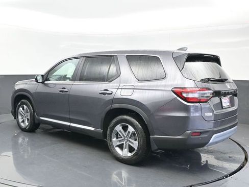 New 2025 Honda Pilot EX-L image 3