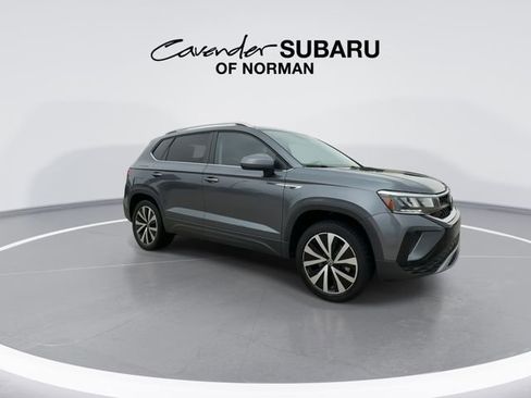 Used 2022 Volkswagen Taos SE AWD/4WD image 2