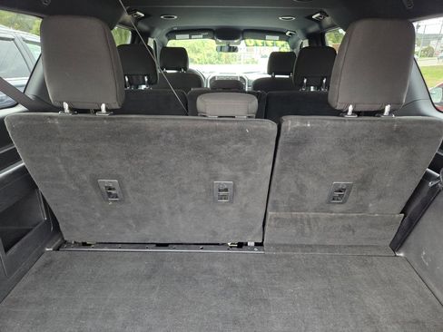 Used 2018 Ford Expedition Max XLT image 16