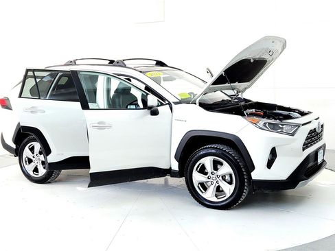 Used 2021 Toyota RAV4 Limited image 12