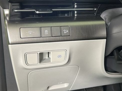 Used 2024 Hyundai Kona SEL FWD image 20