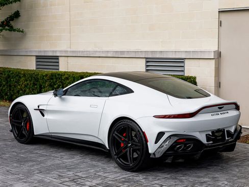 Used 2025 Aston Martin V8 Vantage Coupe image 41