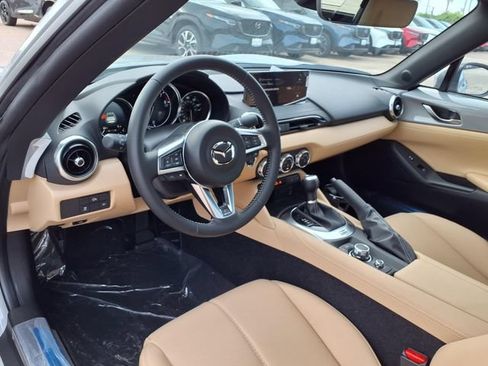 New 2026 MAZDA MX-5 Miata RF Grand Touring RWD image 9