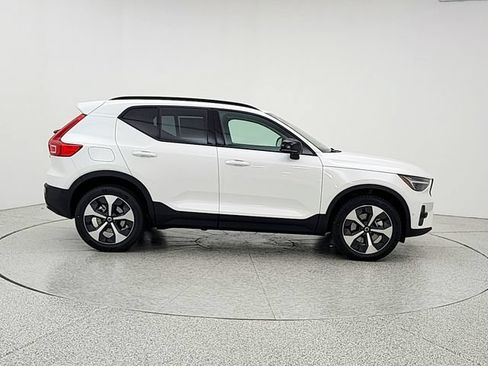 New 2026 Volvo XC40 B5 Plus w/ Protection Package Premier AWD/4WD image 4