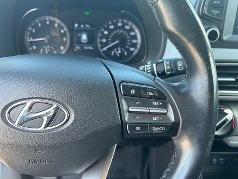Used 2019 Hyundai Kona SEL w/ SEL Tech Package 02 FWD image 12